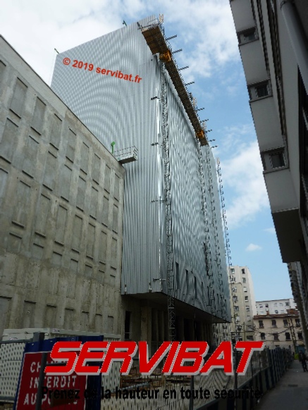 plateformes sur mâts à crémaillère (location, vente, entretien, montage et démontage)